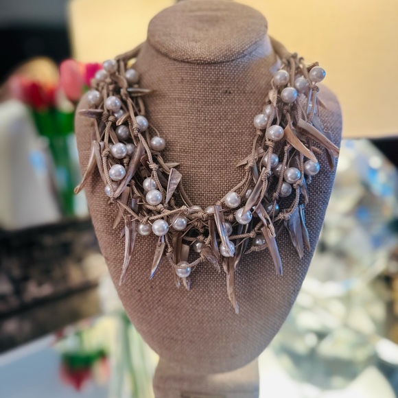 Gorgeous Mother-of-Pearl Spheres and Faux Pearls Woven Necklace - Picture 1 of 10